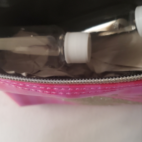 BEBE SEXY KISSES COSMETIC BAG - Picture 5 of 7